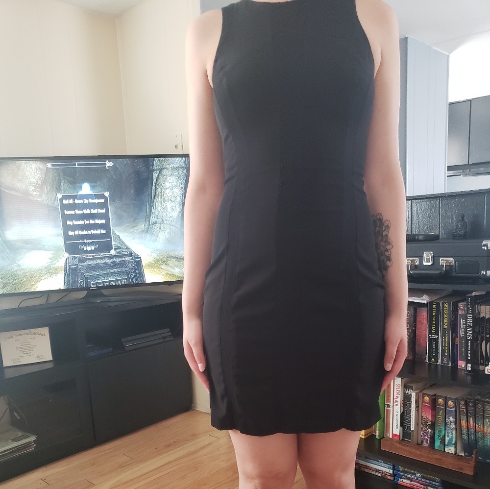 Dress - Picture 2 of 3